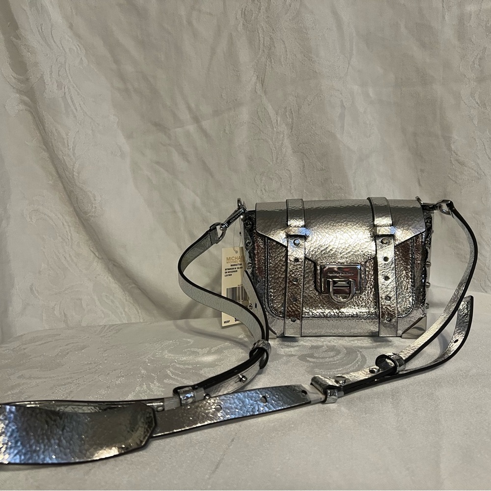 Michael Kors Manhattan silver small messenger bag in leather